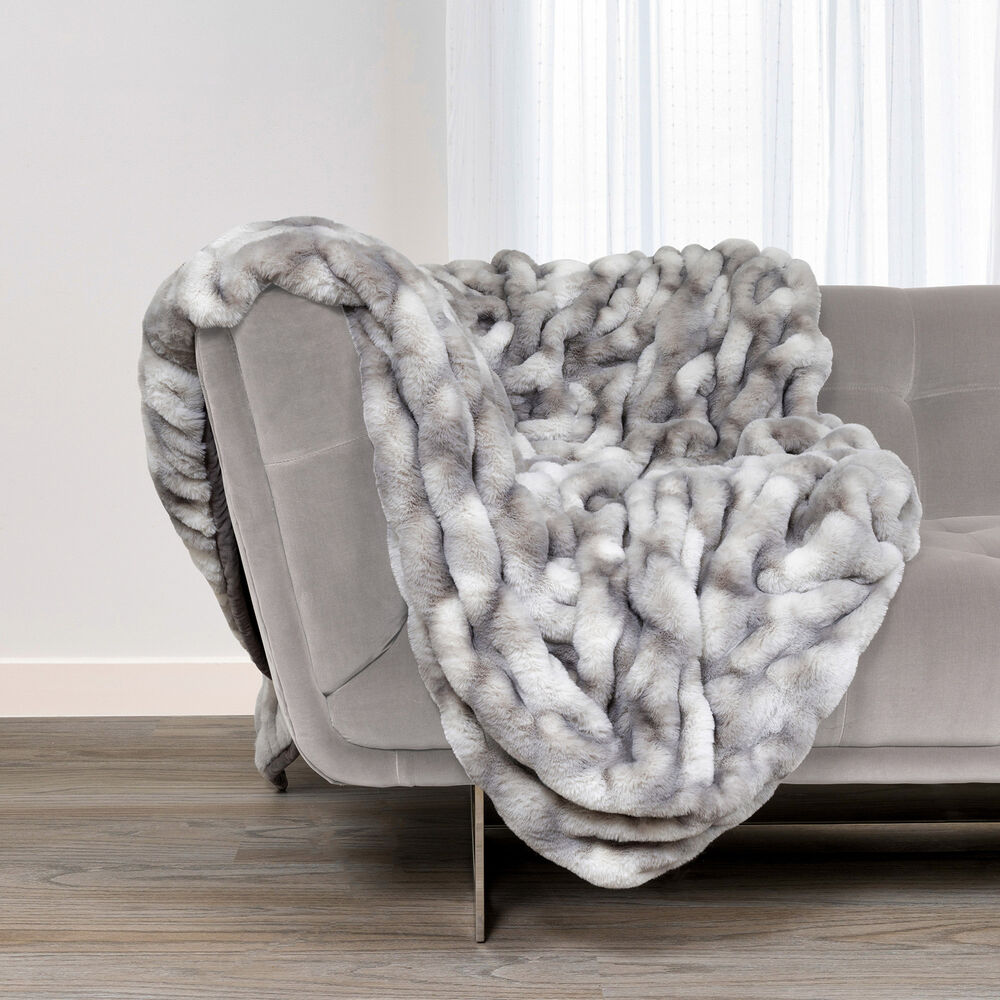 Mon chateau faux fur throw 60x70 sale